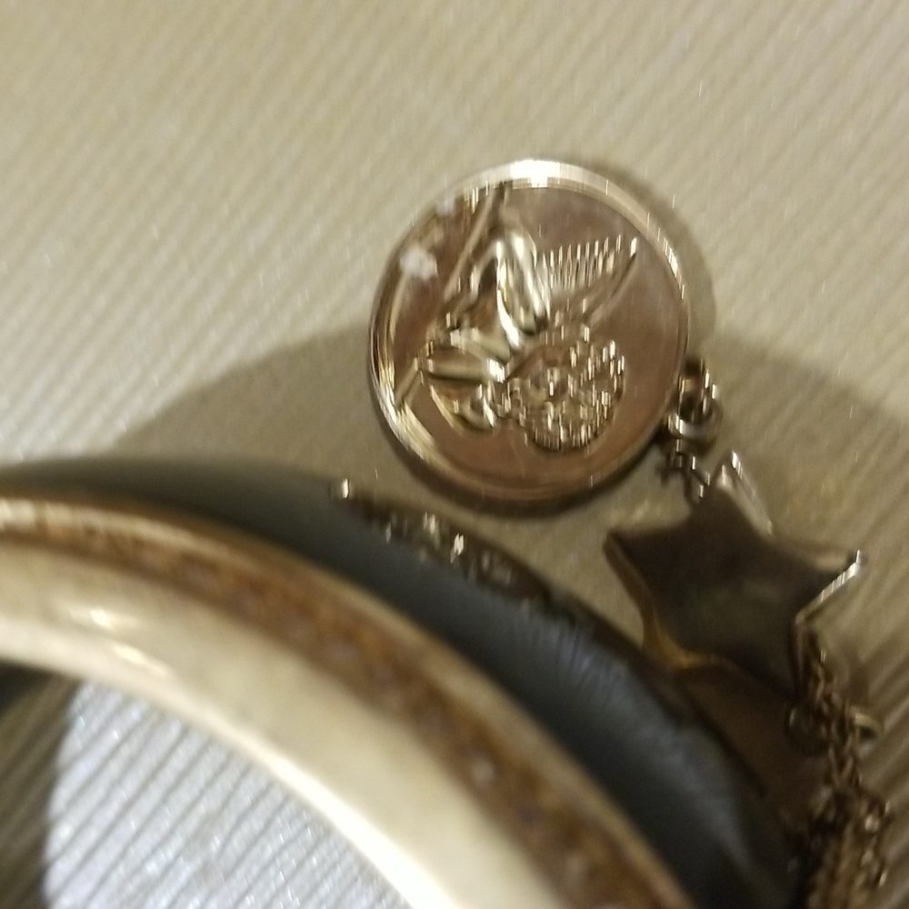 Jewelry - Picture 6 of 6
